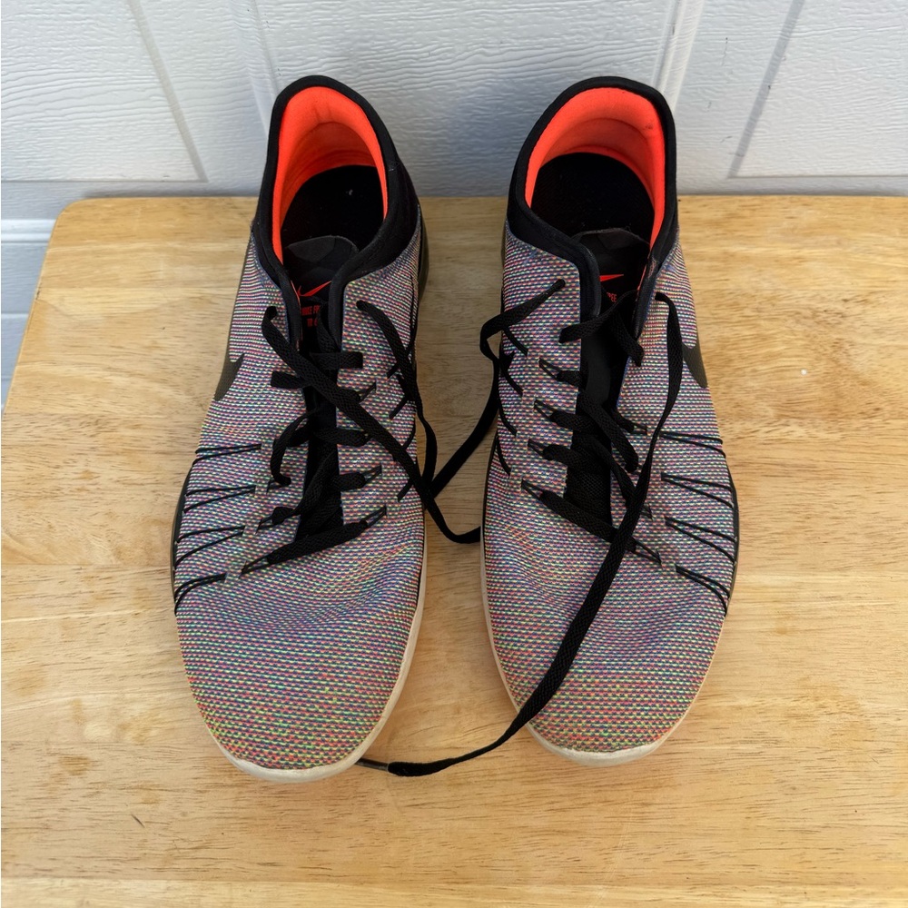 Nike Free TR 6 Womens 11 Multicolored Sneakers